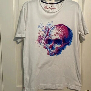 Robert Graham 100% cotton skull graphic white Tshirt - size small- shirt sleeve